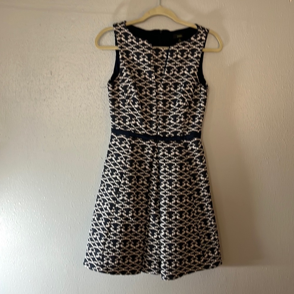 Maia navy and white heavyweight, sleeveless dress. Size 4. Fits like a 0-2